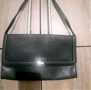 Ολοκαίνουρια δερμάτινη τσάντα Esprit