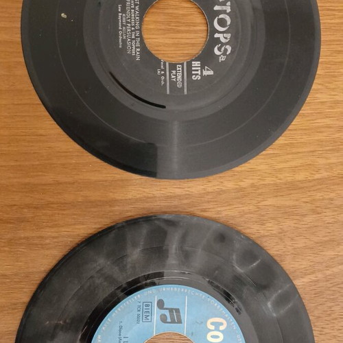45 rpm records used, pack of 5 without sleeves