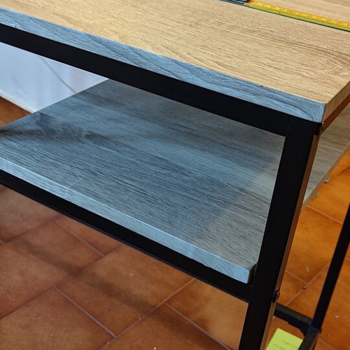 Children's desk with reading lamp used, 100 x 50 x 75 cm