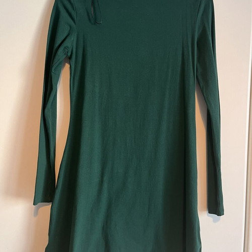 H&M Divided green long-sleeve dress size M like new
