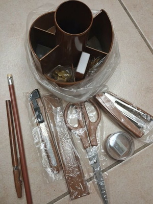 Pencil holder 90s stock, like new