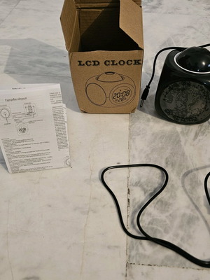 Ψηφιακό Επιτραπέζιο Ρολόι με Προβολή Ώρας στο Ταβάνι σαν καινούργιο