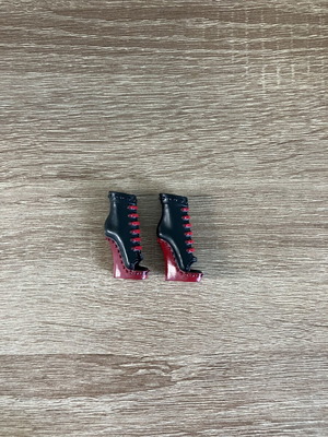 Monster High Toralei Wave 1 shoes used