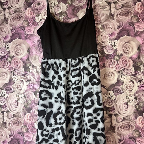 Shein short dress with black top and leopard print, size S/36