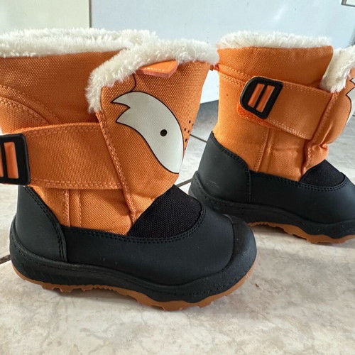 Children's waterproof boots with fur lining like new, size 26