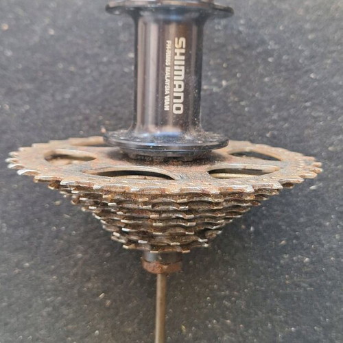 Shimano rear hub with disc brake and 8-speed cassette set