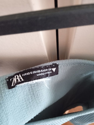 Zara top small, like new