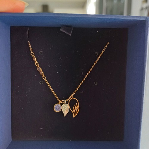 Swarovski necklace in rose gold, like new