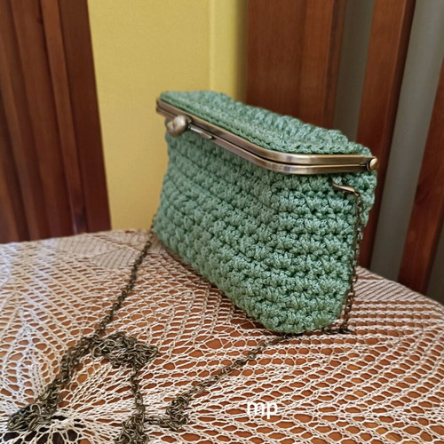 Knitted shoulder bag new green handmade with frame