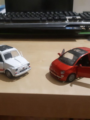 Fiat 500 toy car set with 1965 new and 2007 like new models