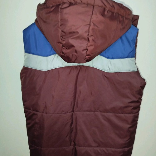 New Kind children's sleeveless jacket like new with detachable hood