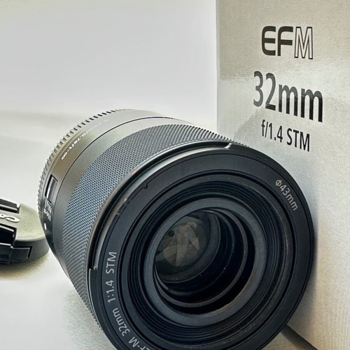 Canon EF-M 32mm f/1.4 STM lens