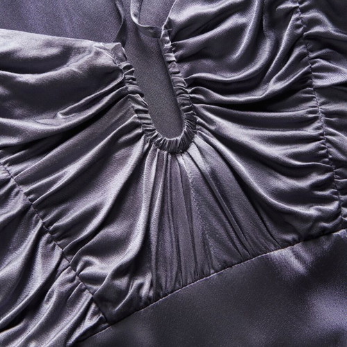 Reserved dress like new, size S, elegant design with slit detail