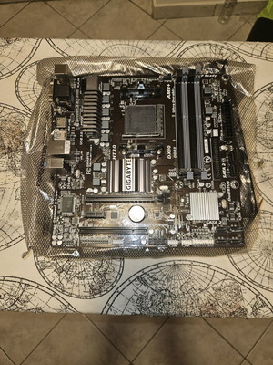 Gigabyte GA-78LMT-USB3 motherboard used for am3+ socket