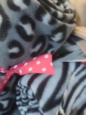 Blanket for puppies and kittens new in various colors