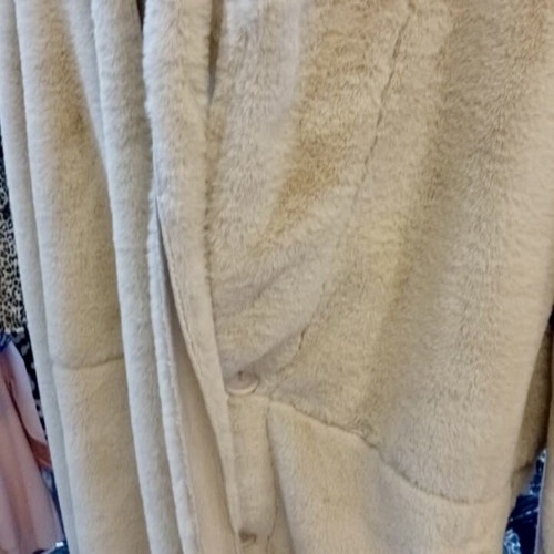 Teddy coat new, size L, with belt