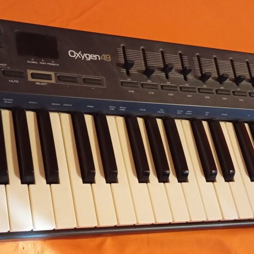 M-Audio Oxygen 49 MIDI Keyboard Controller like new, USB powered
