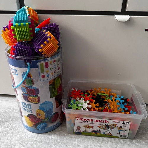 Set of 2 colorful building blocks used