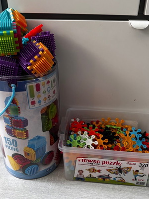 Комплект от 2 цветни конструктора употребяван