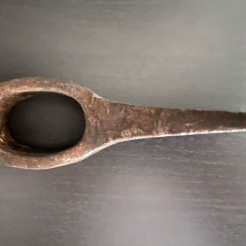 Axe used without handle