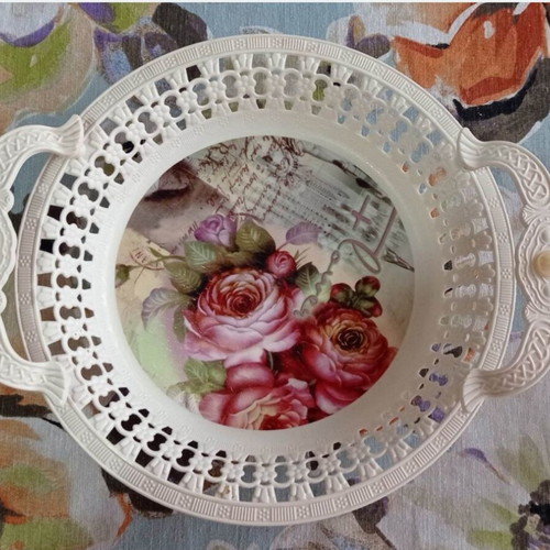 Set of assorted trays and bowls