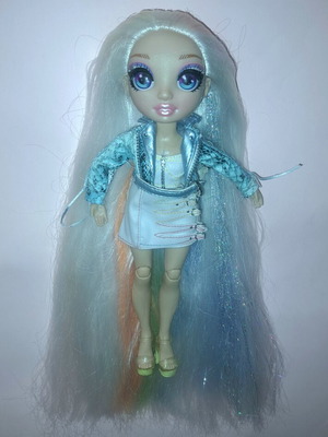Rainbow High Amaya Raine doll like new