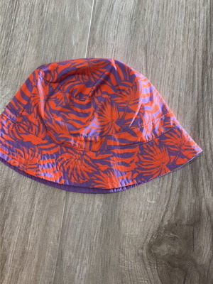 Kids hat, purple and orange