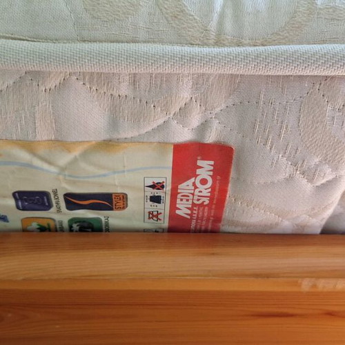 Single bed and Media Strom mattress like new