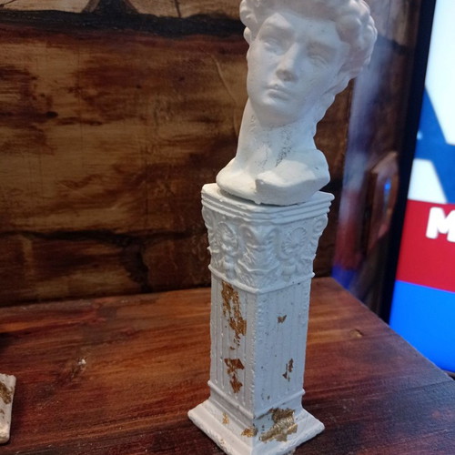 Decorative column with statue new