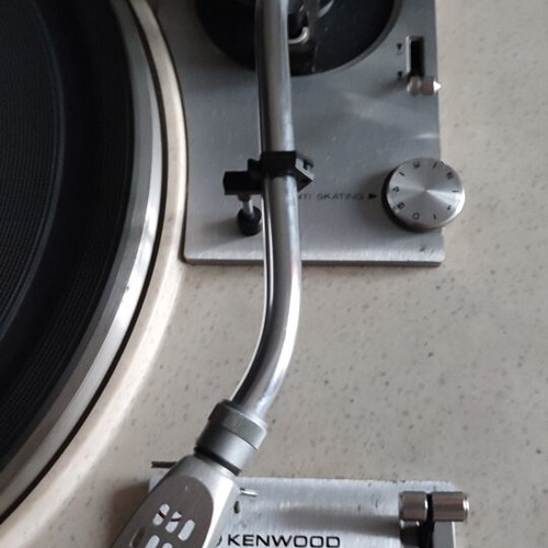 Kenwood KD-2055 turntable, vintage 70's model