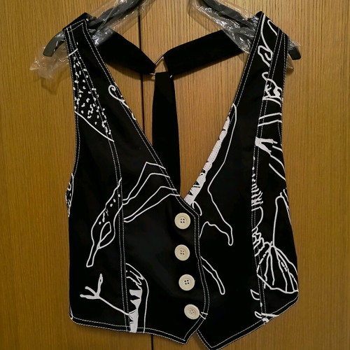 Reni Leza vest like new