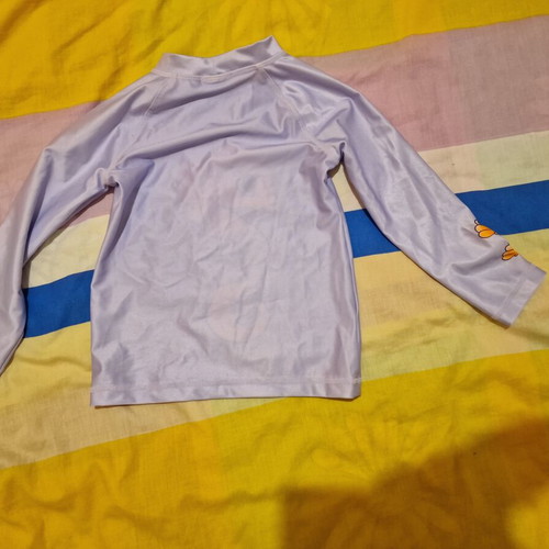 HNM UPF50 sun protection swim shirt like new for 3-4 years old