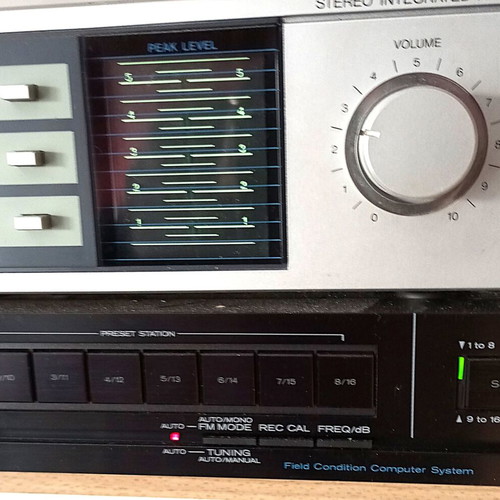 Music set tuner Hitachi and amplifier Sanyo like new