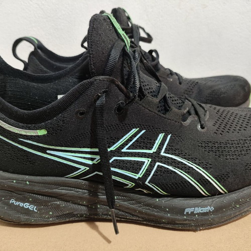 Asics Nimbus 26 running shoes like new, size 44, black