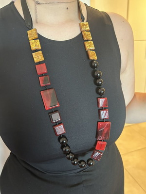 Long acrylic bead necklace like new, multicolor