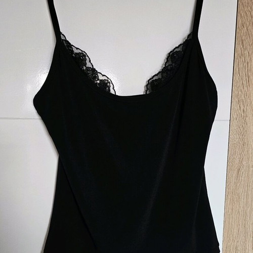 Top blouse like new, black with lace and beads