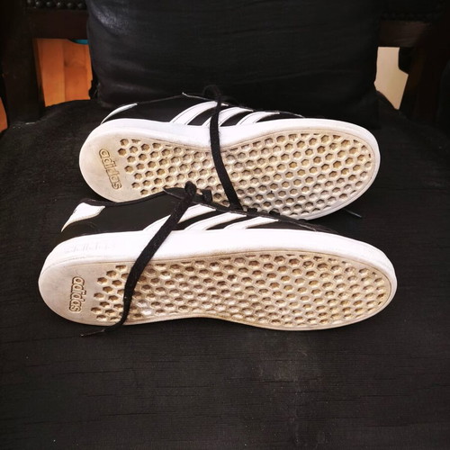 Adidas athletic shoes like new, size 36, black and white