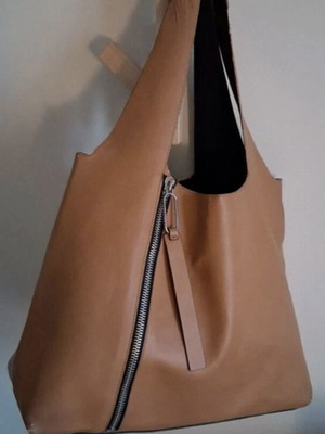 Women's shoulder bag used, tan color with zipper