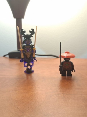 LEGO Ninjago Overlord (Crystallized) & Stone Army Warrior figures