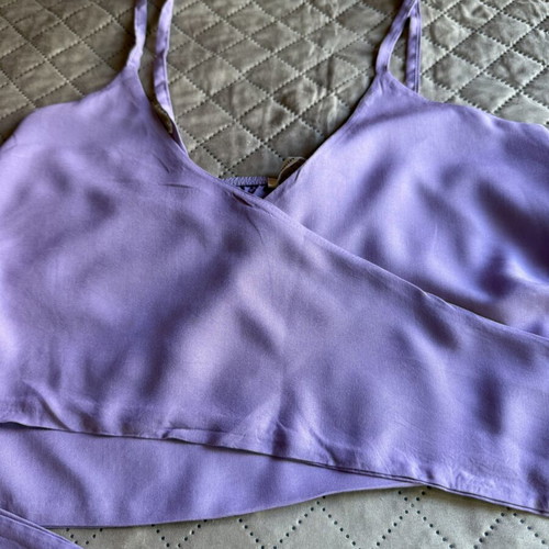 MindyourStyle small lilac wrap top like new