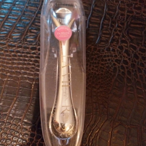 Derma Roller La Vie En Rose by Dimitra Katsafadou new