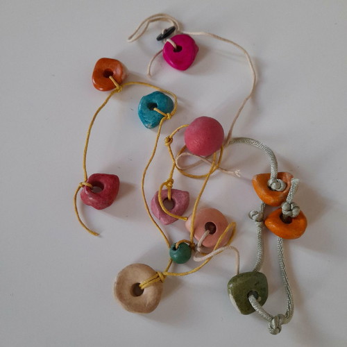 Necklace and bracelet like new with beads and leather ribbons for crafts