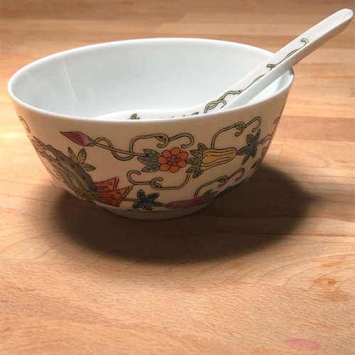Vintage Chinese porcelain bowl and spoon like new