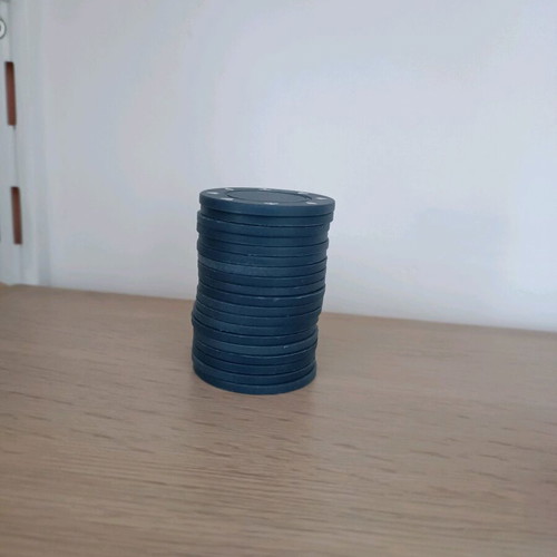 Game chips like new, pack of 80 pieces