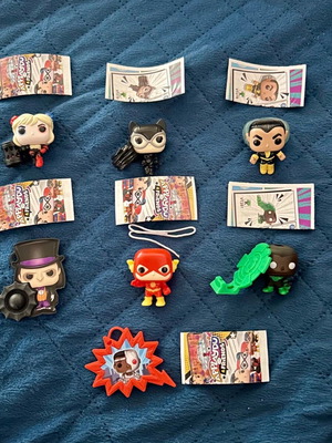 Set Kinder Joy DC Funko Pop like new