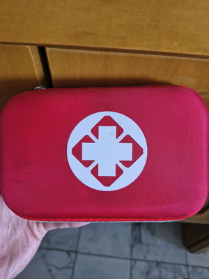 Φαρμακείο πρώτων βοηθειών αυτοκινήτου καινούργιο με εξοπλισμό