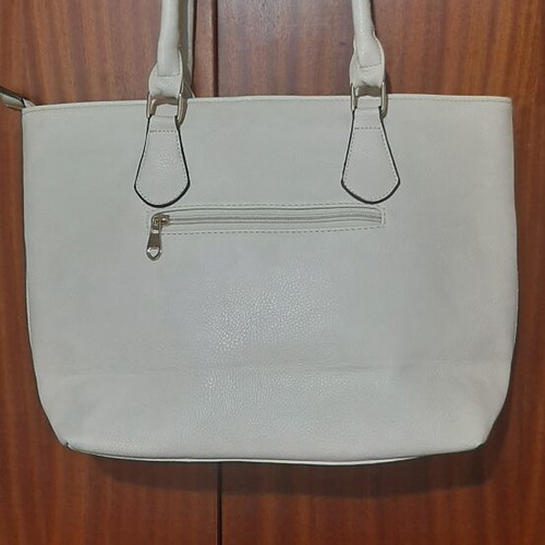 Large shoulder bag cream like new, high capacity, quality material
