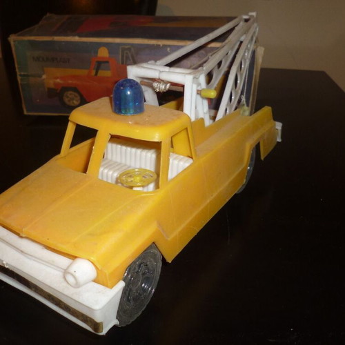 Plastic Crane Moumplast 60s new with box