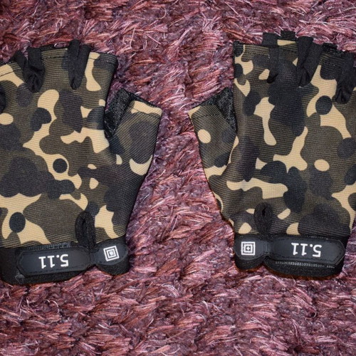 5.11 tactical gloves used, size M, camouflage print