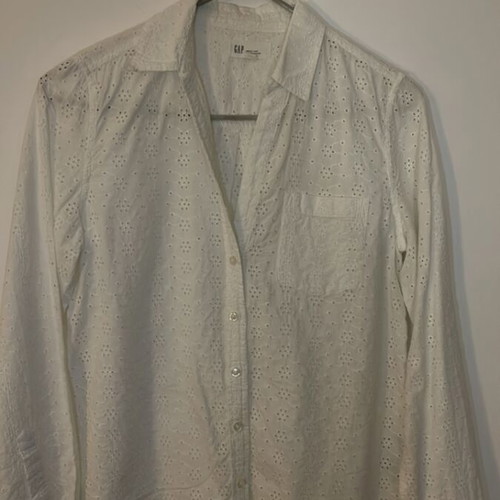 Gap white shirt like new, size S